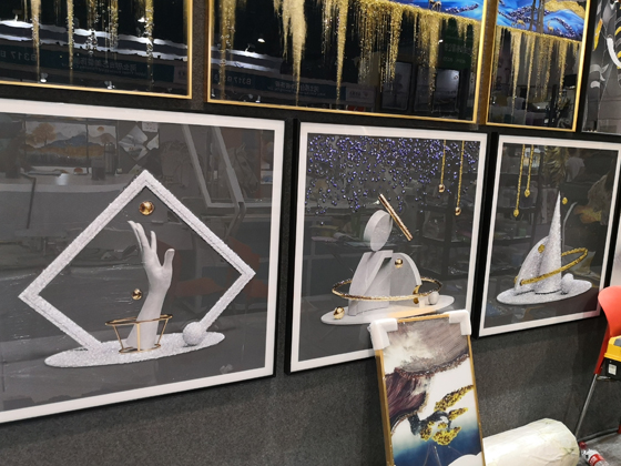 展畫(huà)四十三
