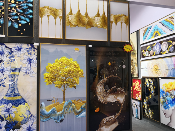 展畫(huà)四十五